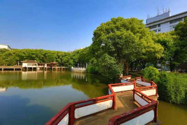 石家庄白求恩医学院